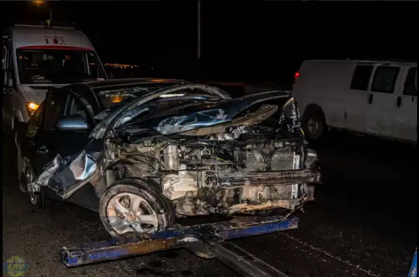 Driver Bashes His Vehicle After Accident On Third Mainland Bridge In Lagos. 